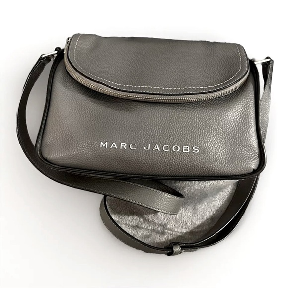 MARC JACOBS New York in Gray Leather Shoulder Bag - Picture 1 of 15